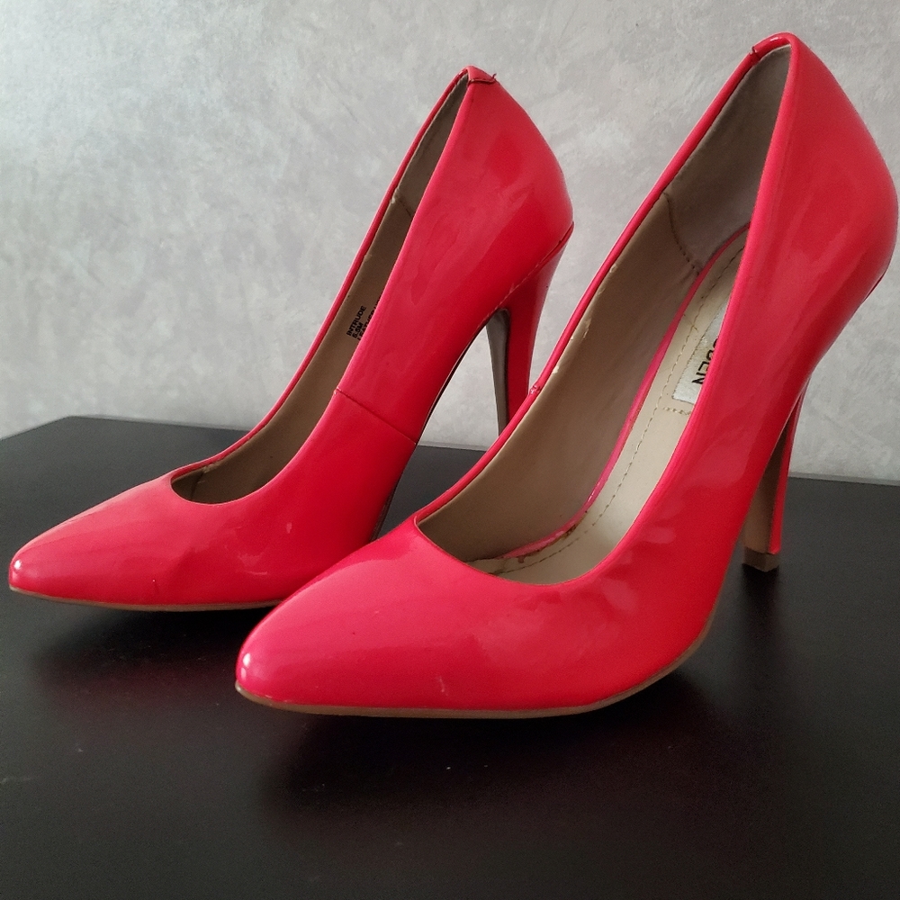 Steve Madden pointed heels